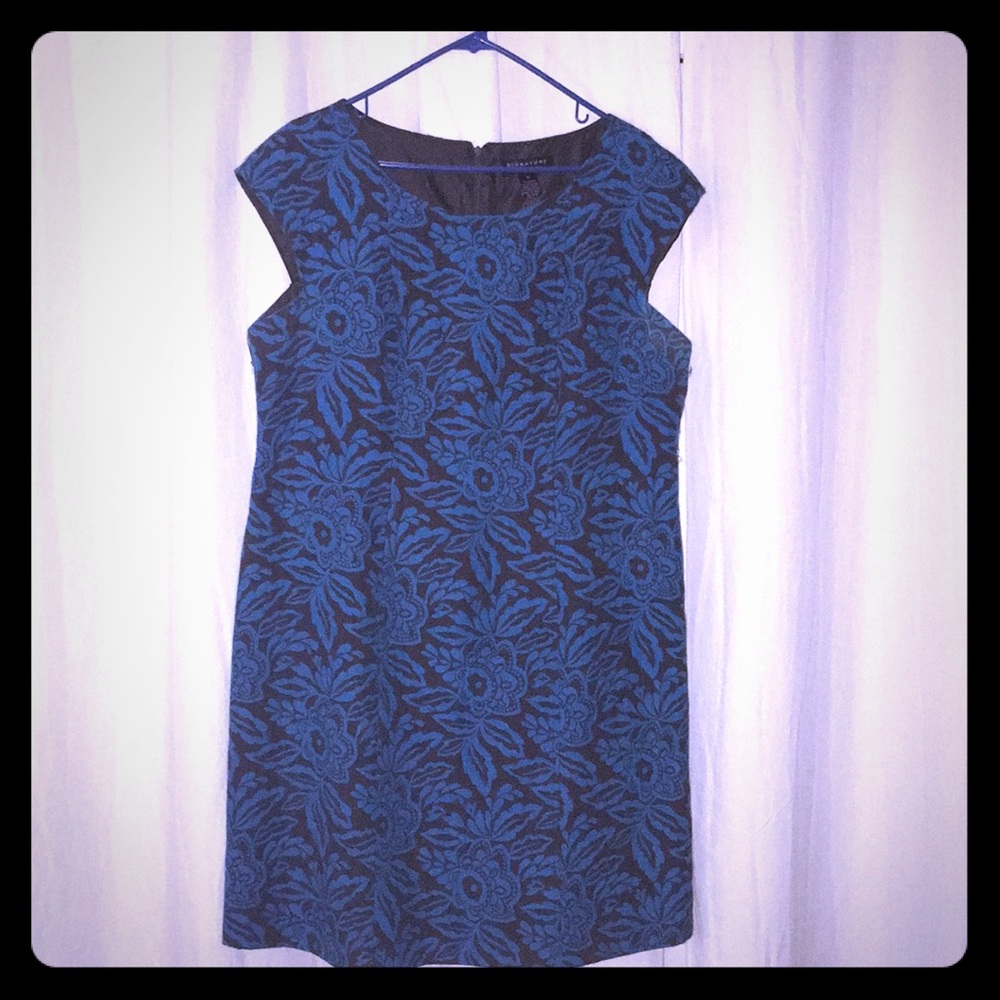 Flattering flower pattern dress